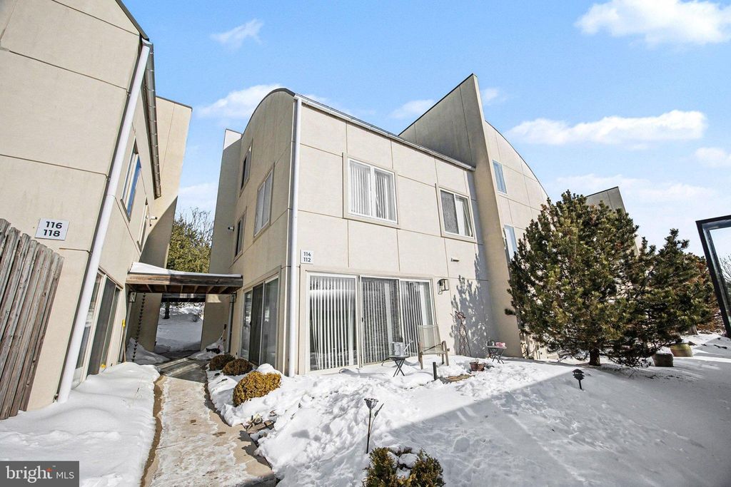 Photo of 112 Blue Ridge Circle, HARRISBURG, PA 17110 (MLS # PADA2053062)