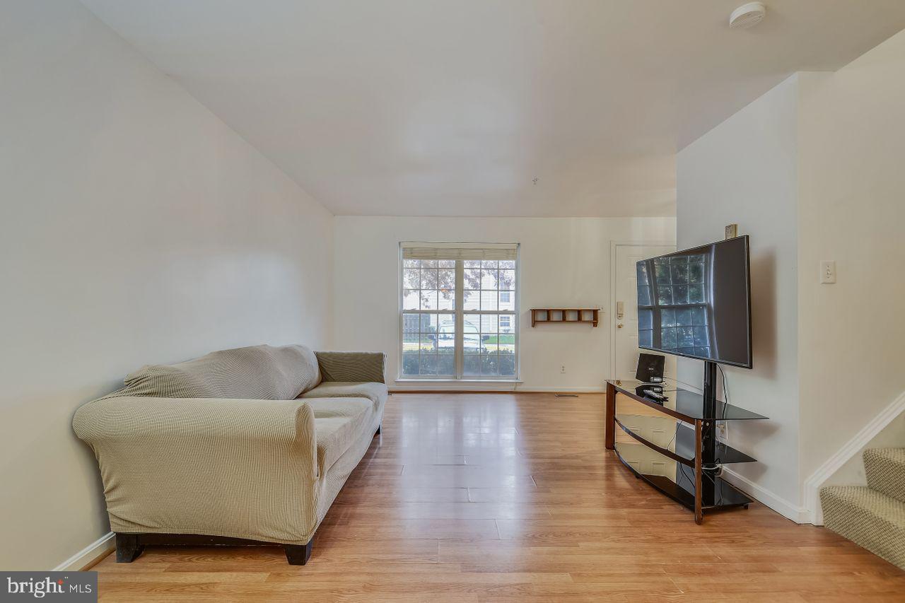 SOUTH RIVER COLONY - Residential