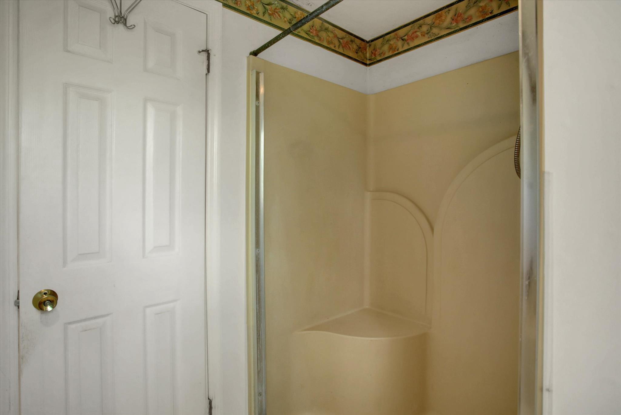 COUNTRY GARDEN ESTATES - Residential