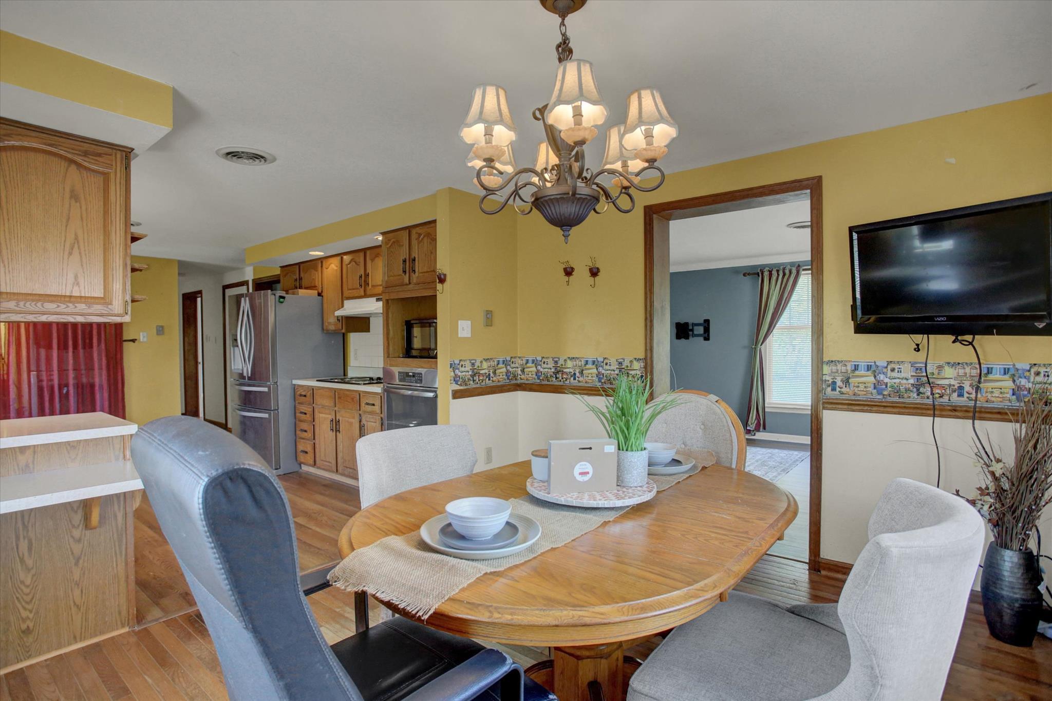 COUNTRY GARDEN ESTATES - Residential