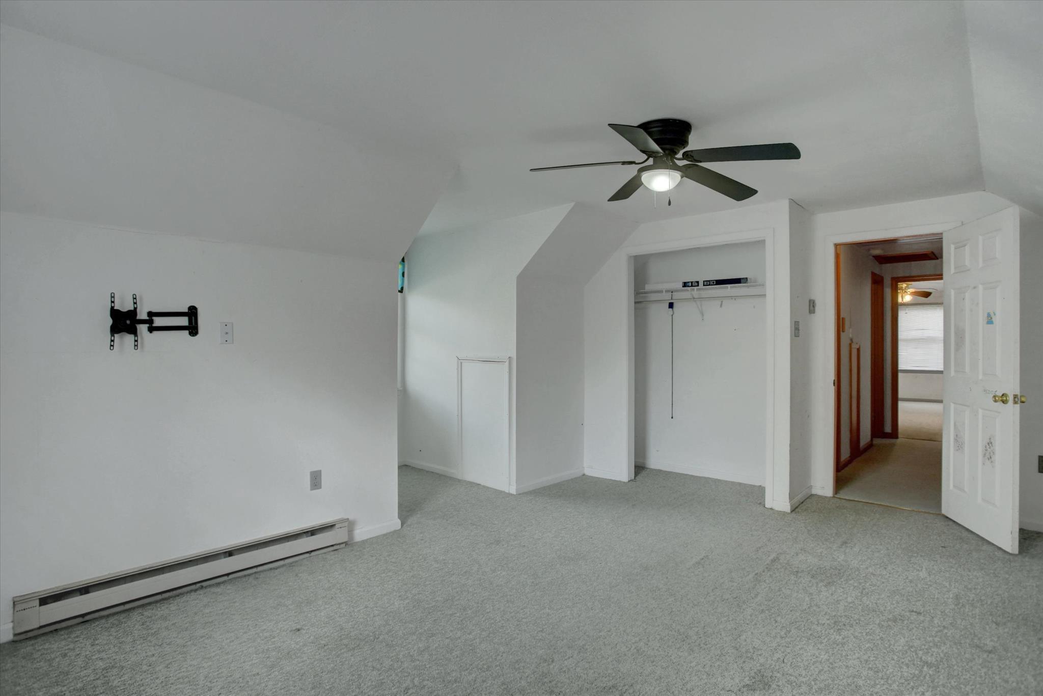 COUNTRY GARDEN ESTATES - Residential