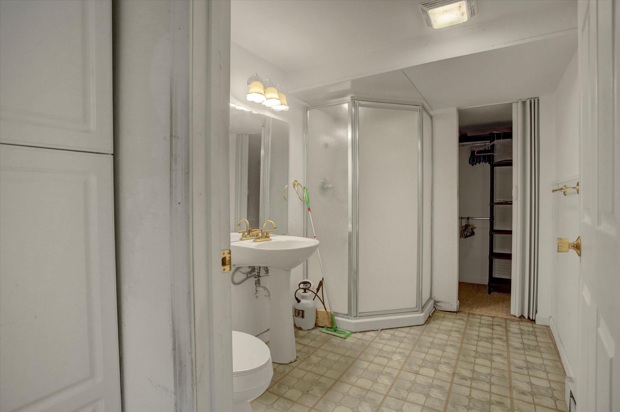 COUNTRY GARDEN ESTATES - Residential