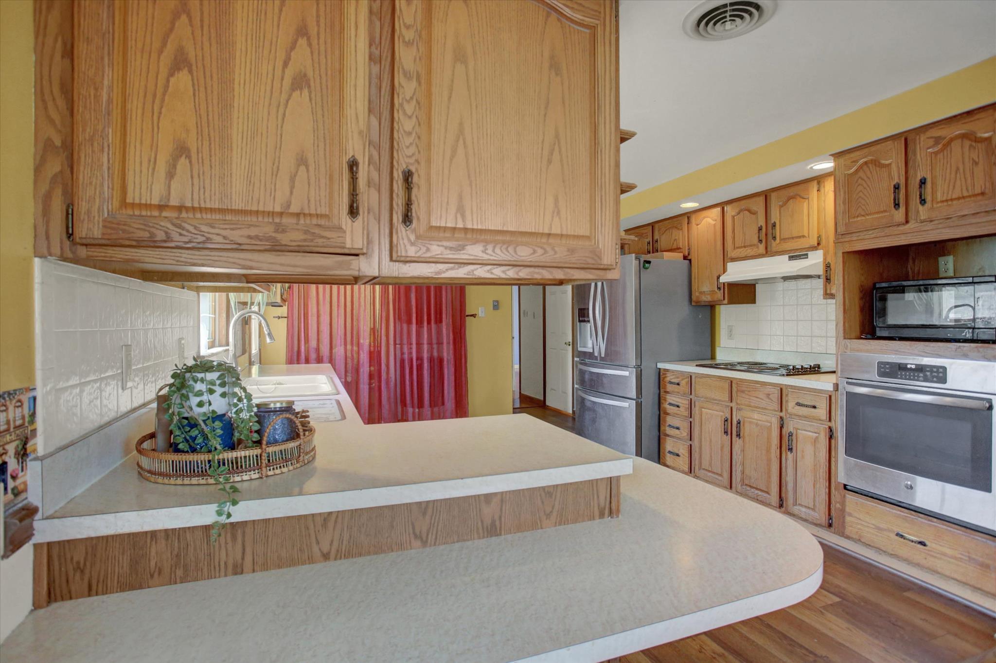 COUNTRY GARDEN ESTATES - Residential