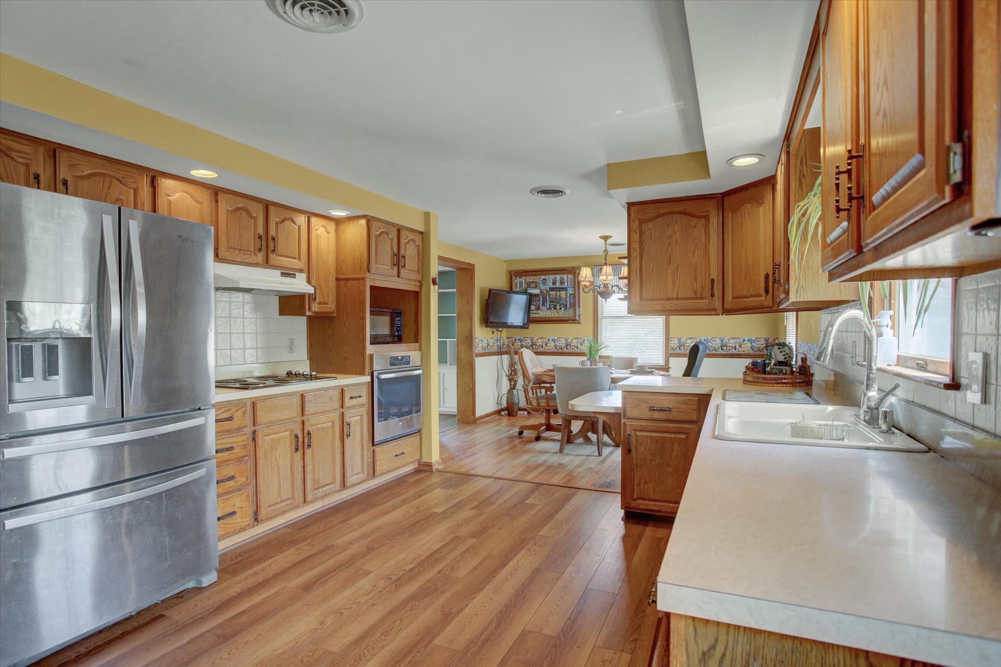 COUNTRY GARDEN ESTATES - Residential