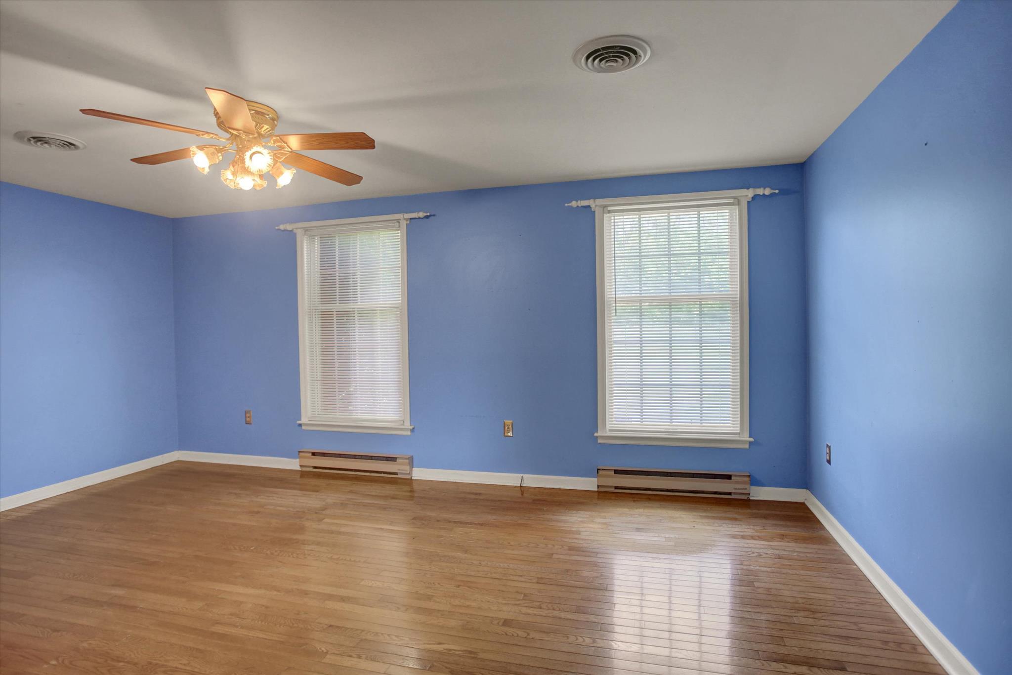 COUNTRY GARDEN ESTATES - Residential