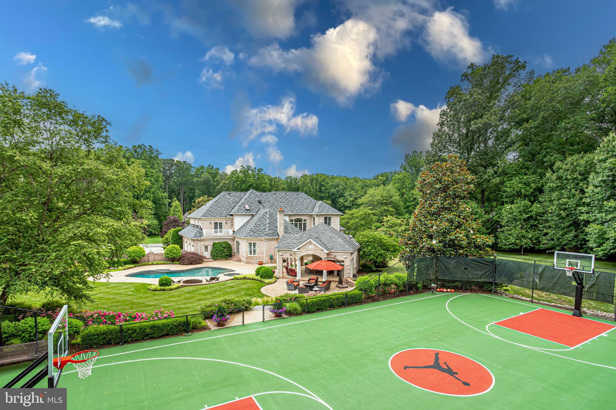 PATRICIAN WOODS - Residential