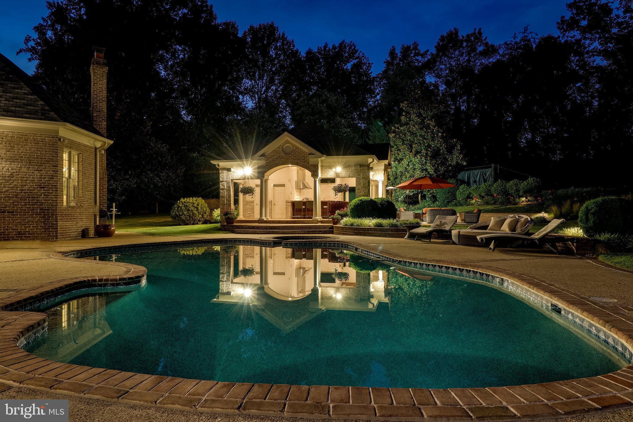 PATRICIAN WOODS - Residential