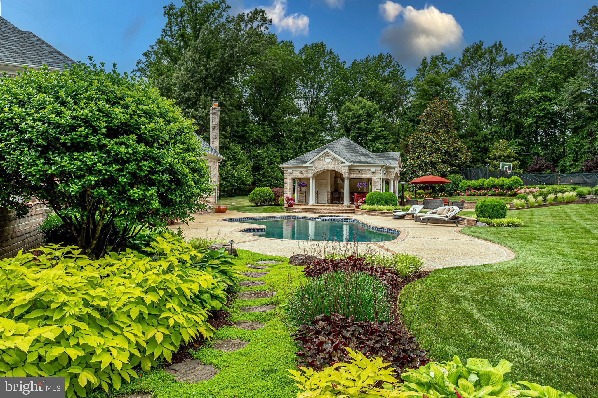 PATRICIAN WOODS - Residential