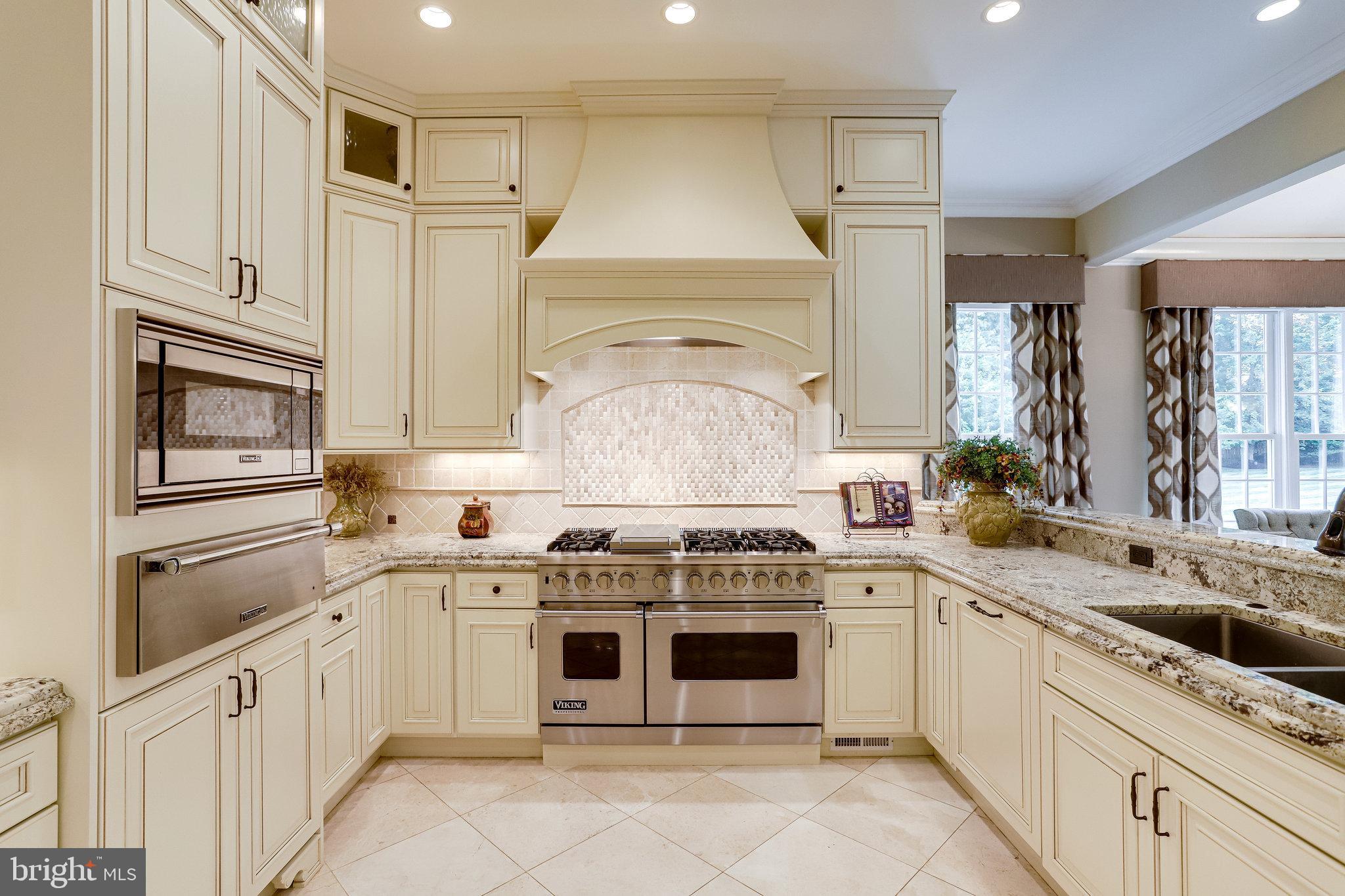 PATRICIAN WOODS - Residential