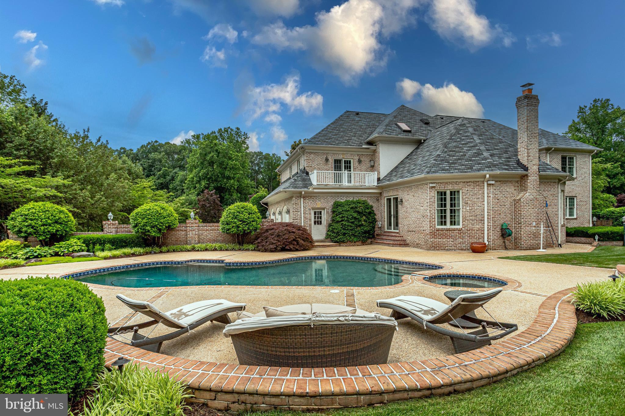 PATRICIAN WOODS - Residential