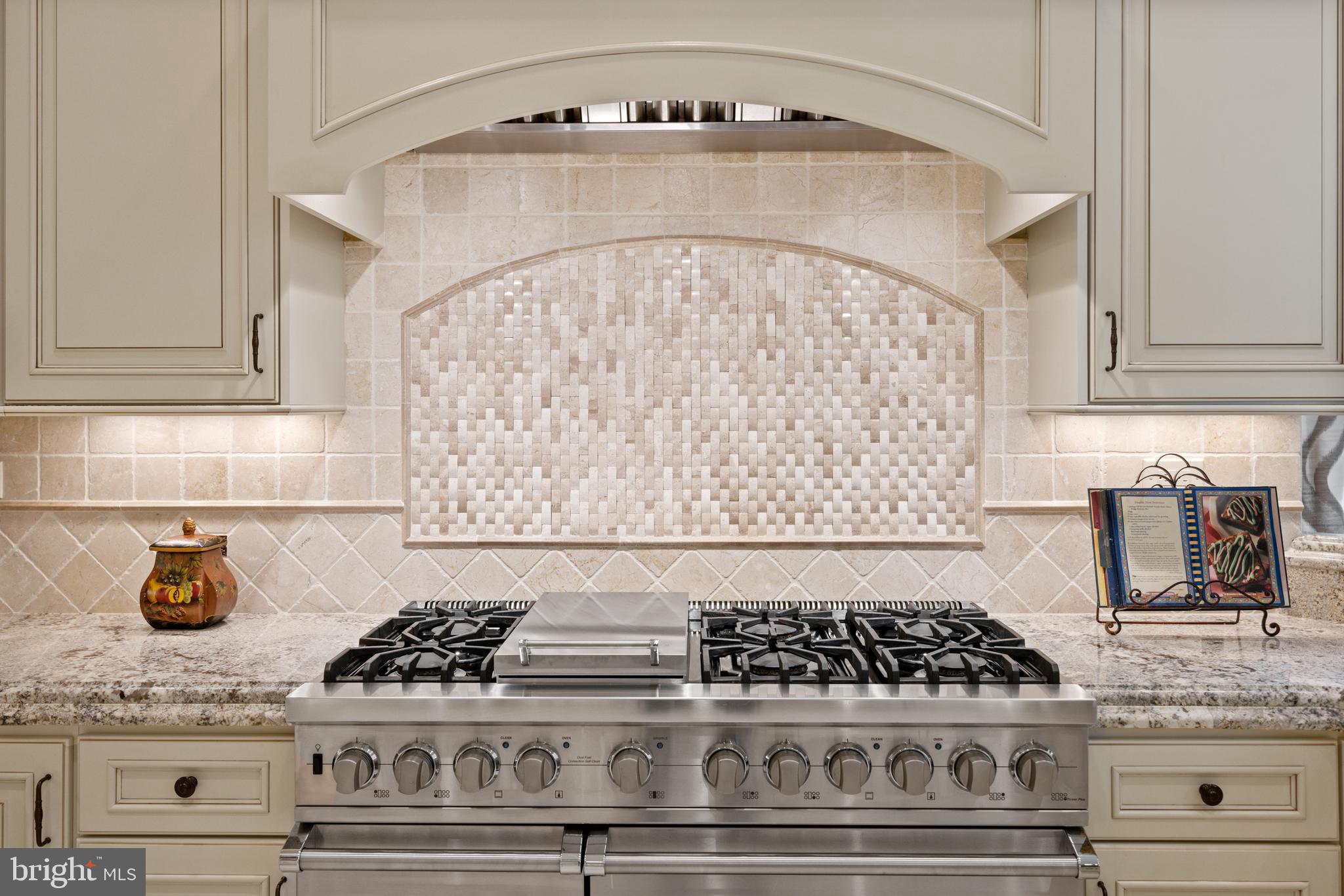 PATRICIAN WOODS - Residential