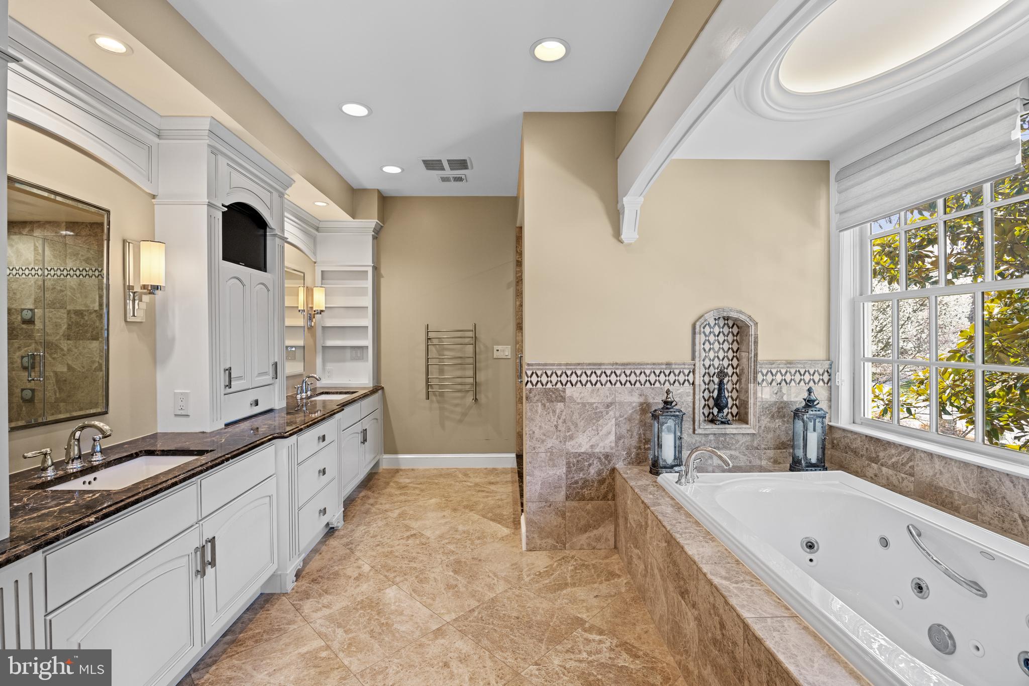 PATRICIAN WOODS - Residential