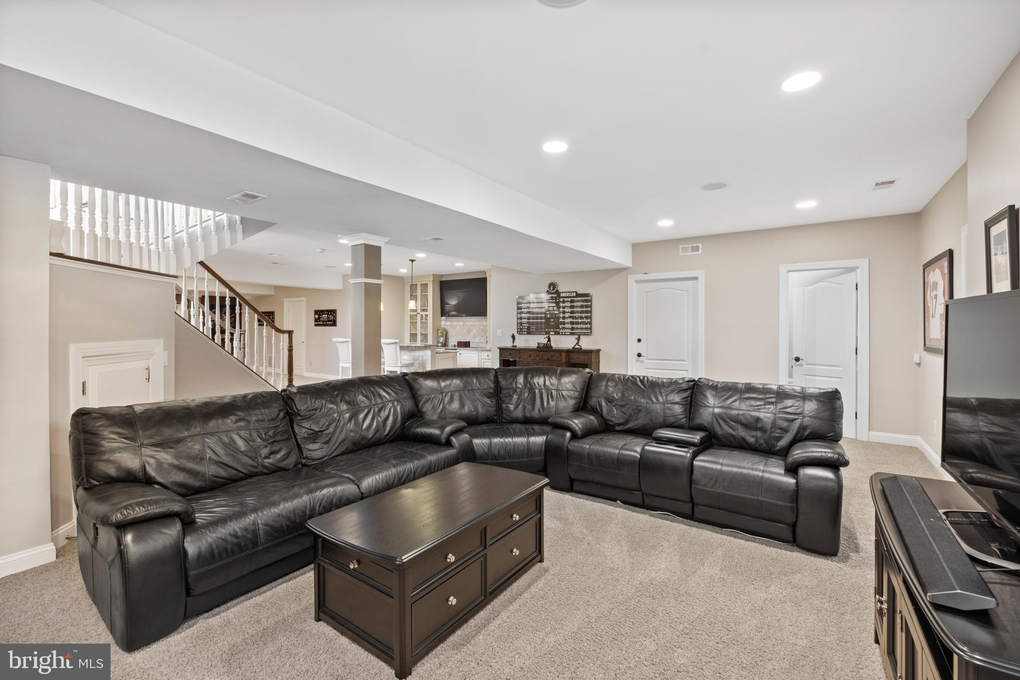 PATRICIAN WOODS - Residential