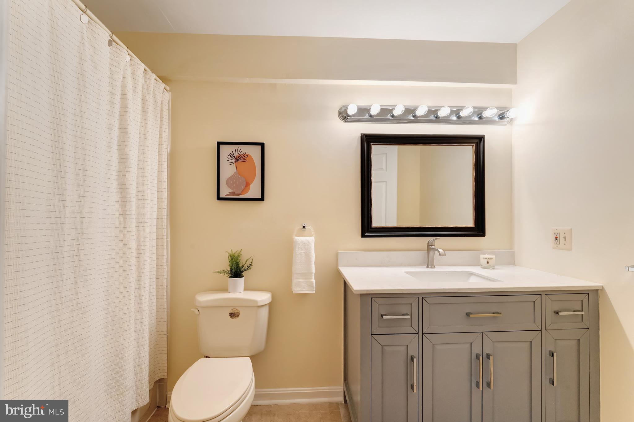 OAKTON RIDGE - Residential