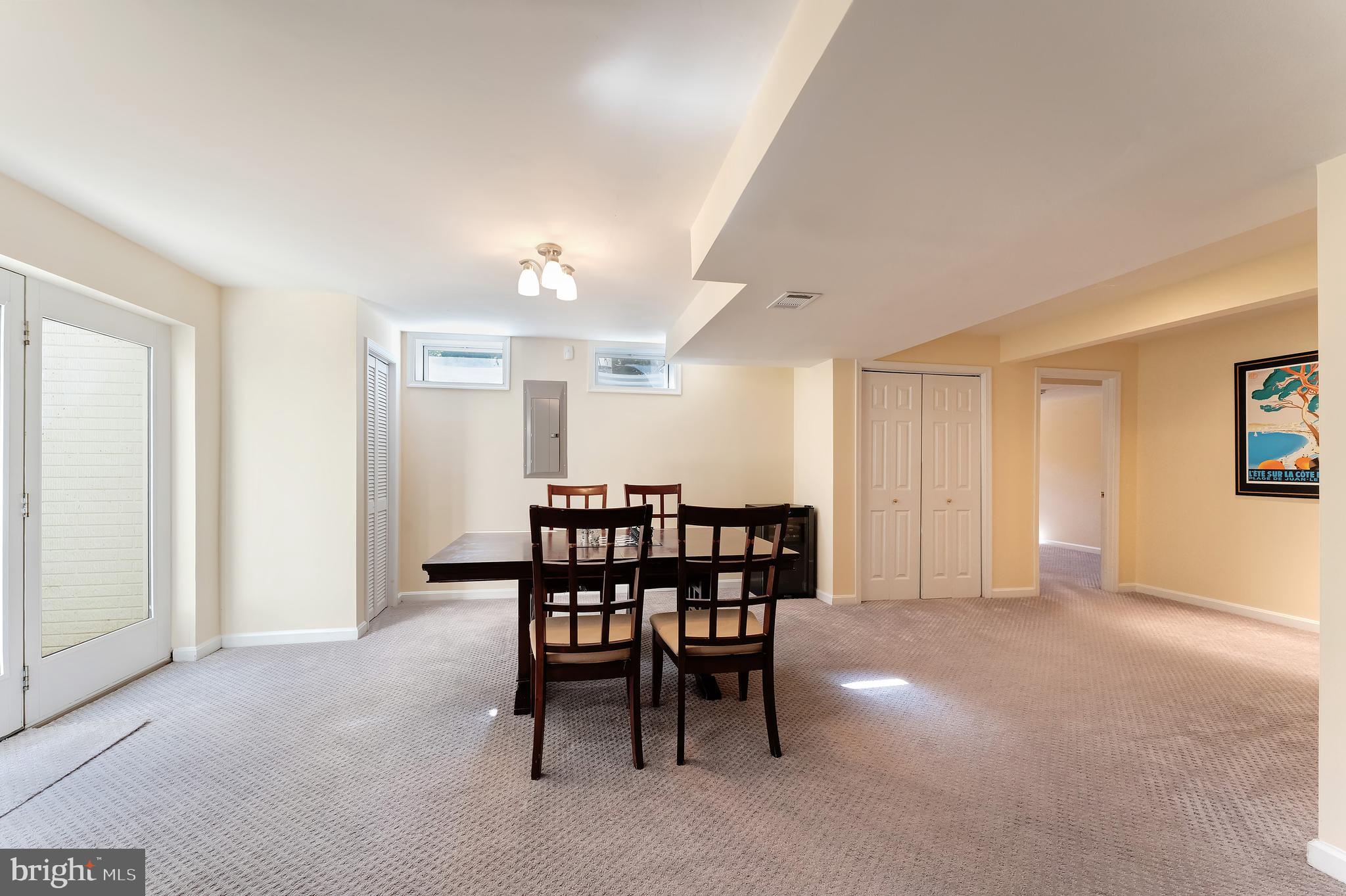 OAKTON RIDGE - Residential