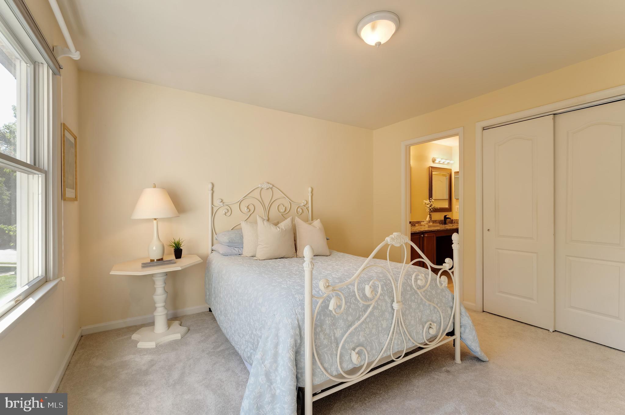 OAKTON RIDGE - Residential