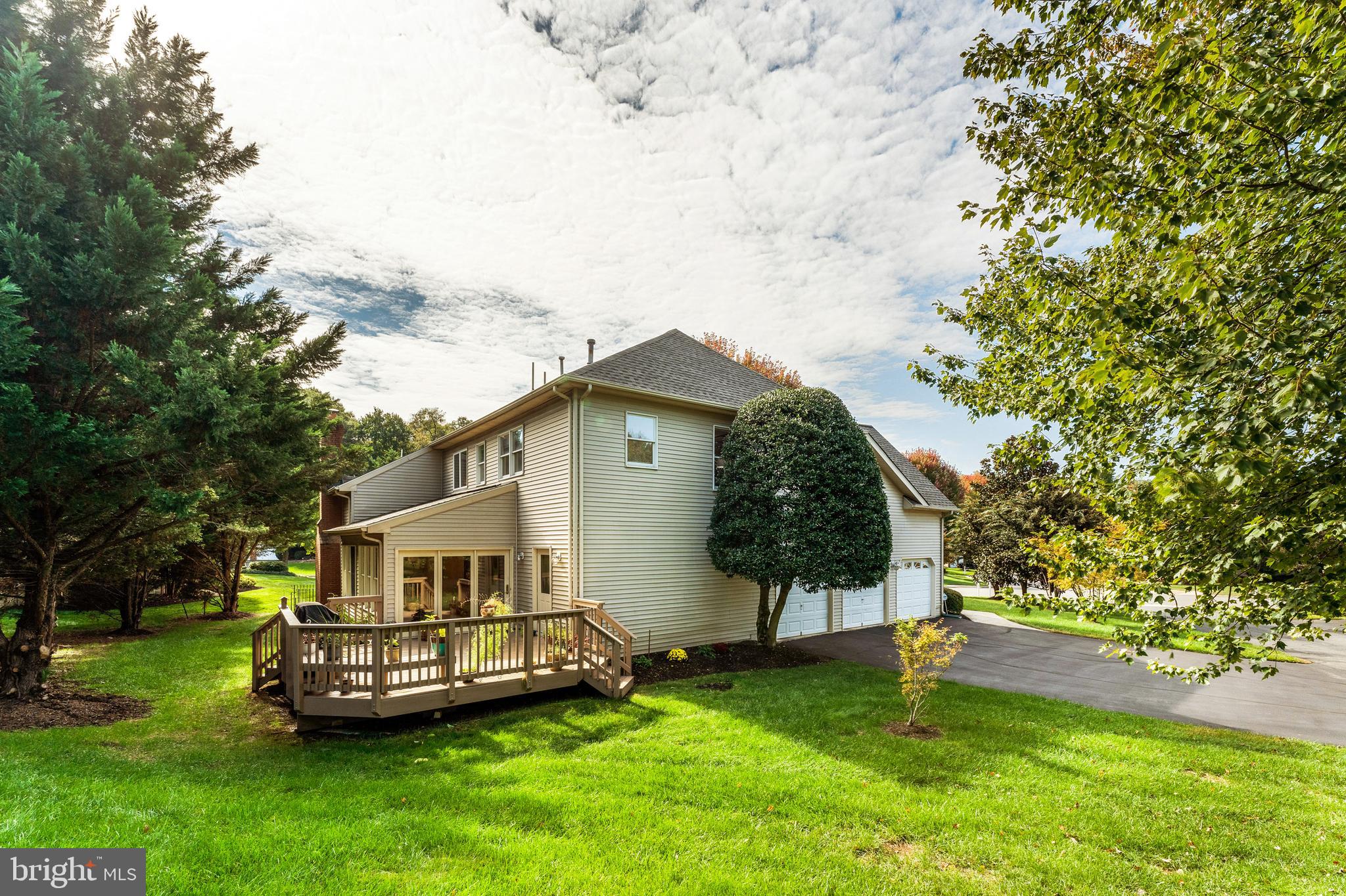 OAKTON RIDGE - Residential