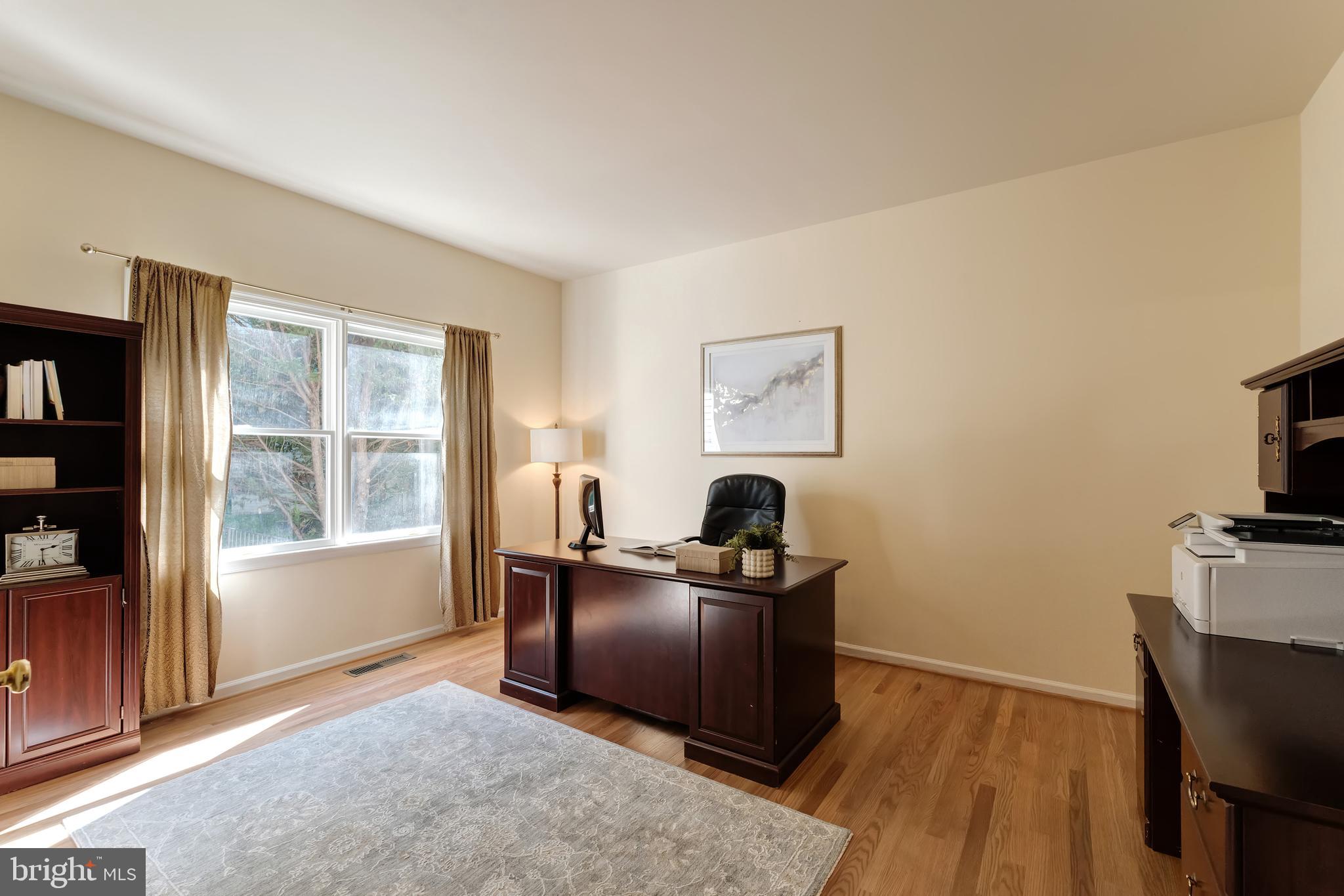 OAKTON RIDGE - Residential