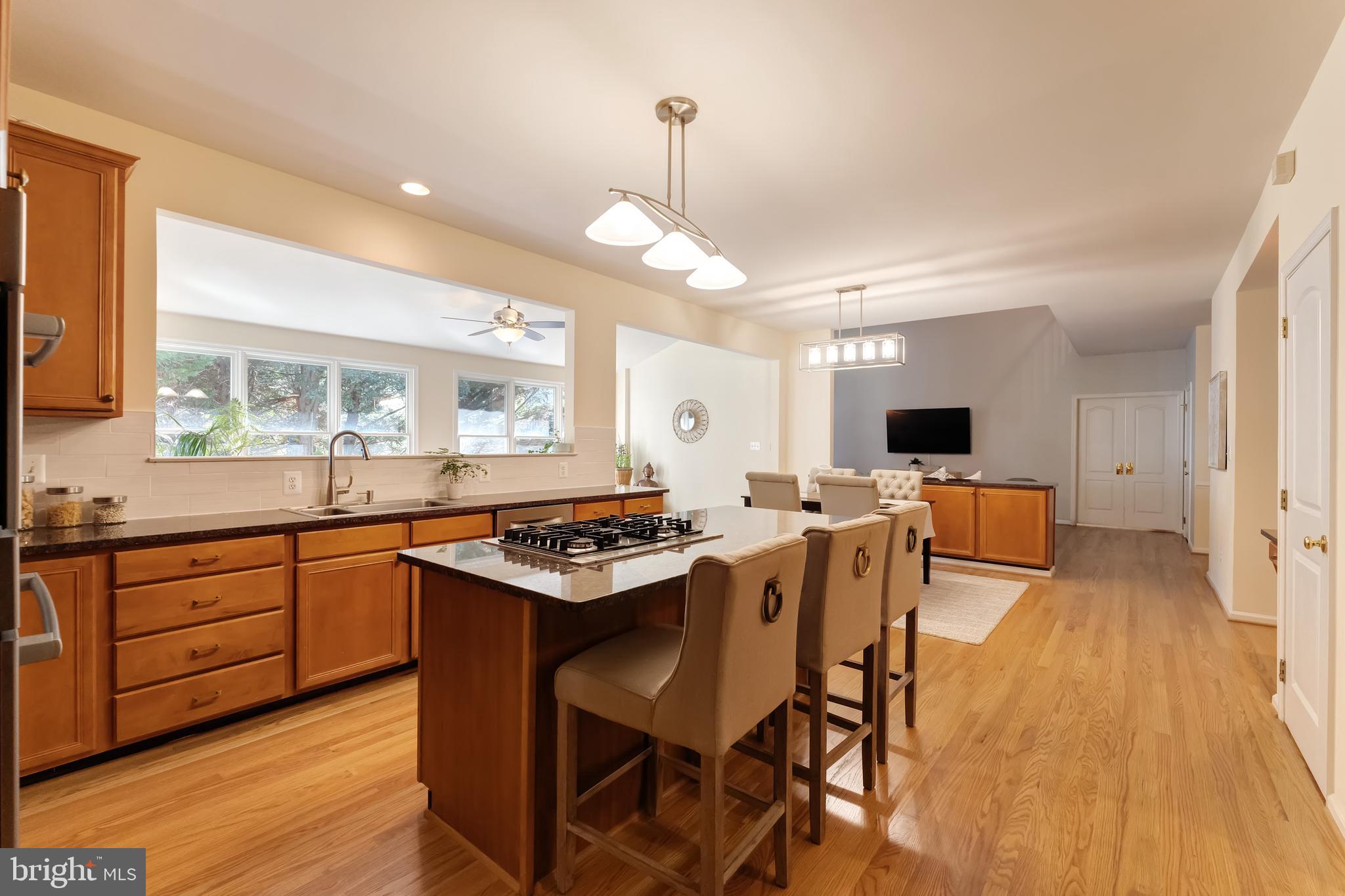 OAKTON RIDGE - Residential