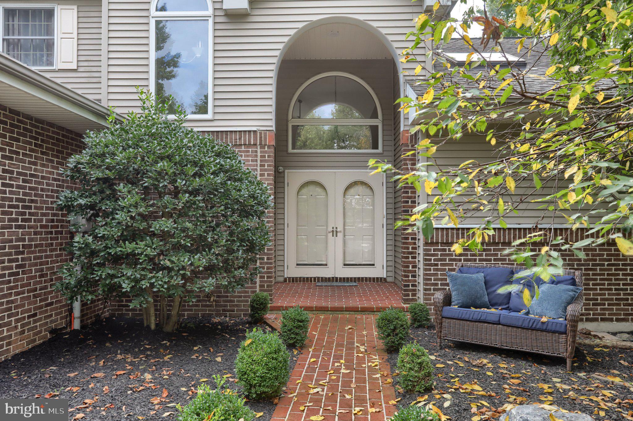 717 BROOKSIDE LANE