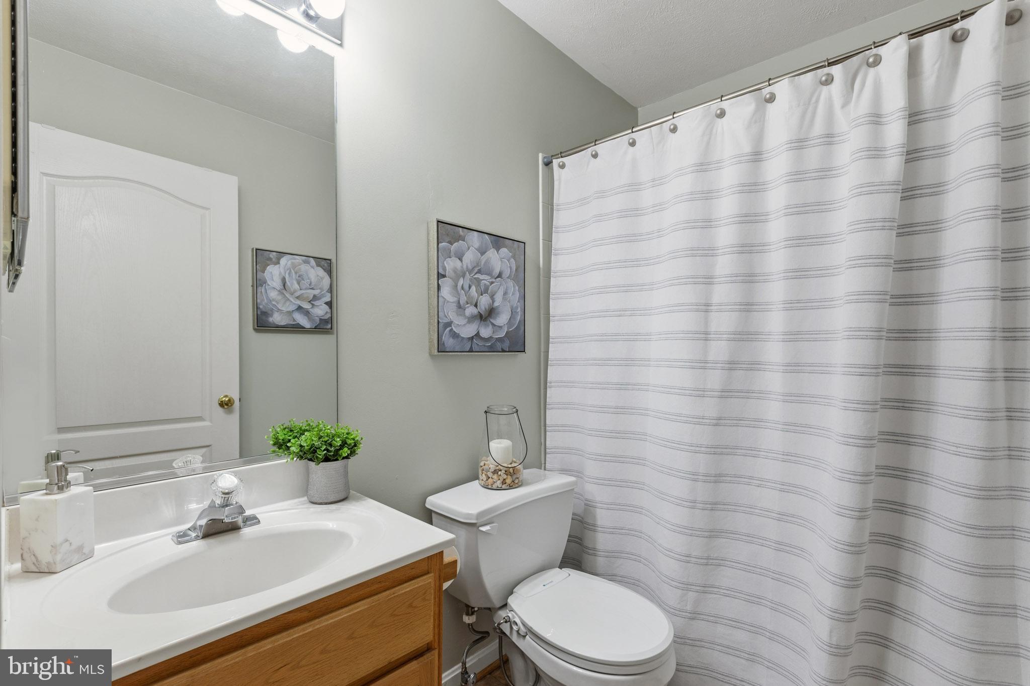 VILLAS ON WATERS EDGE - Residential