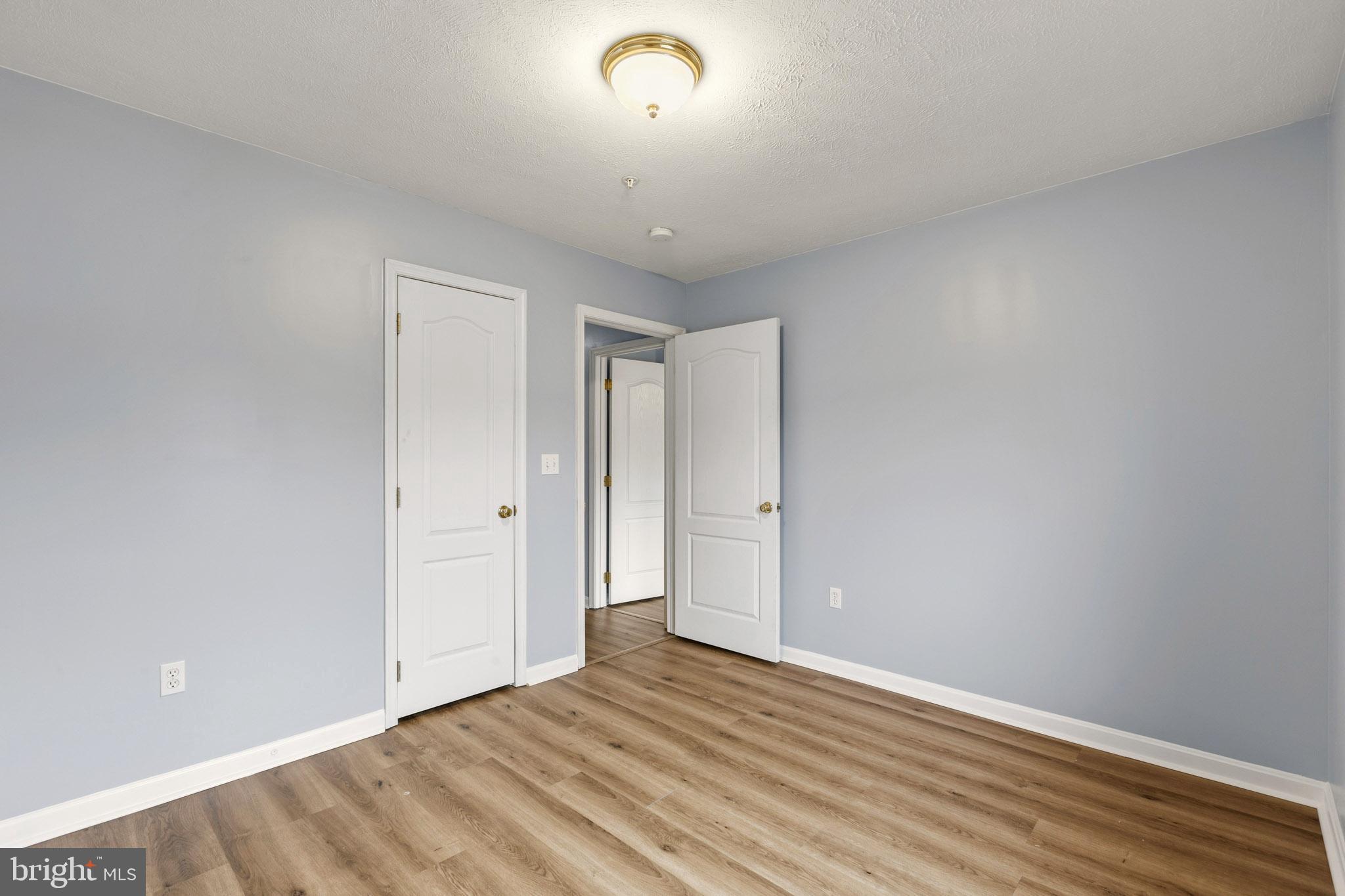 VILLAS ON WATERS EDGE - Residential