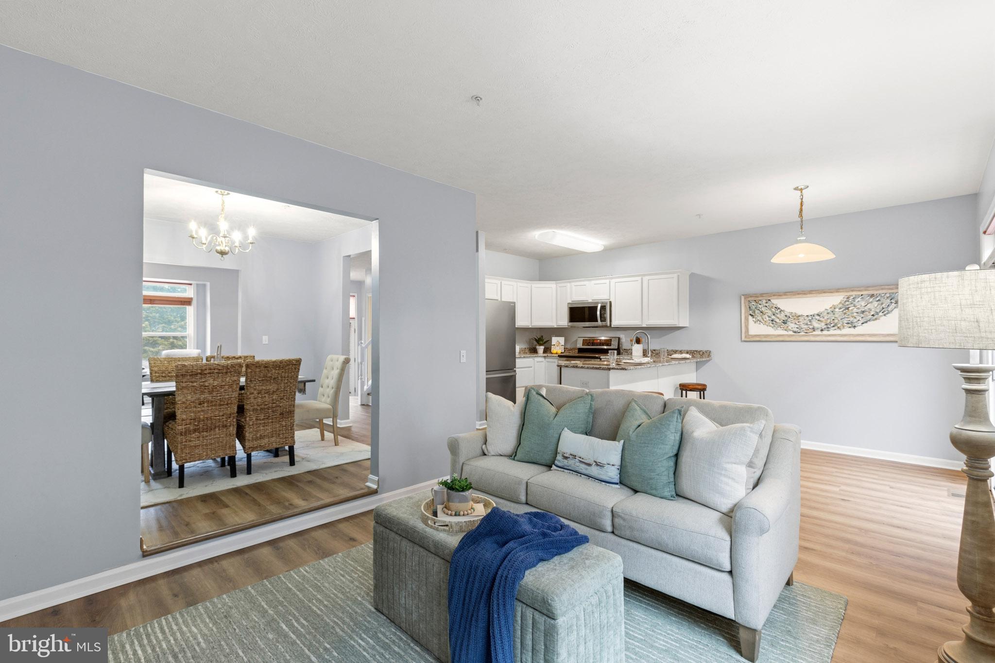 VILLAS ON WATERS EDGE - Residential