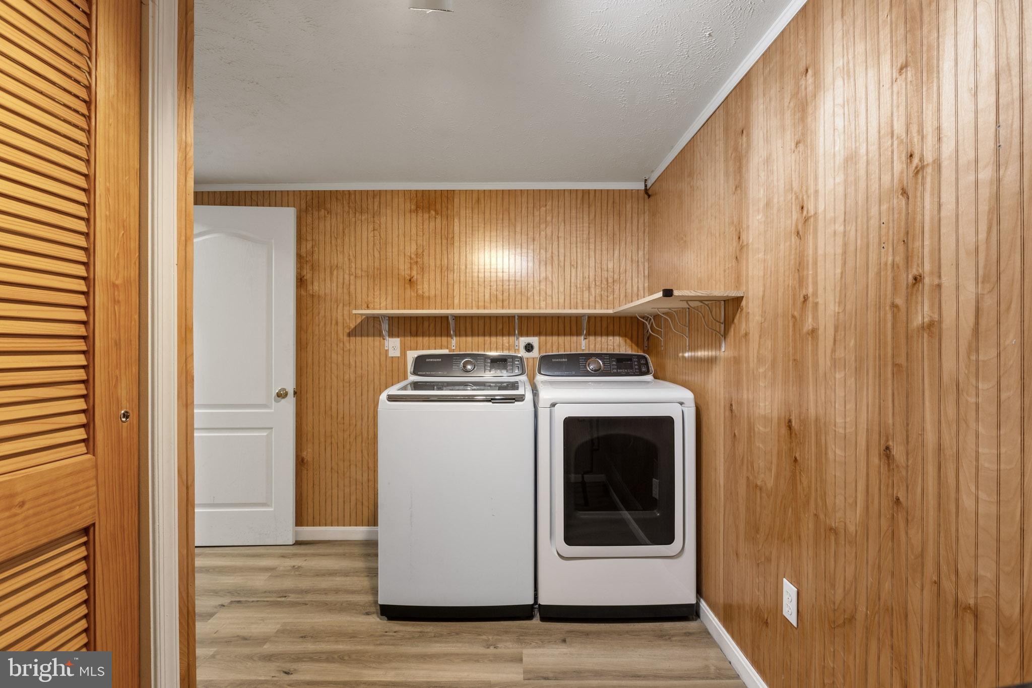 VILLAS ON WATERS EDGE - Residential