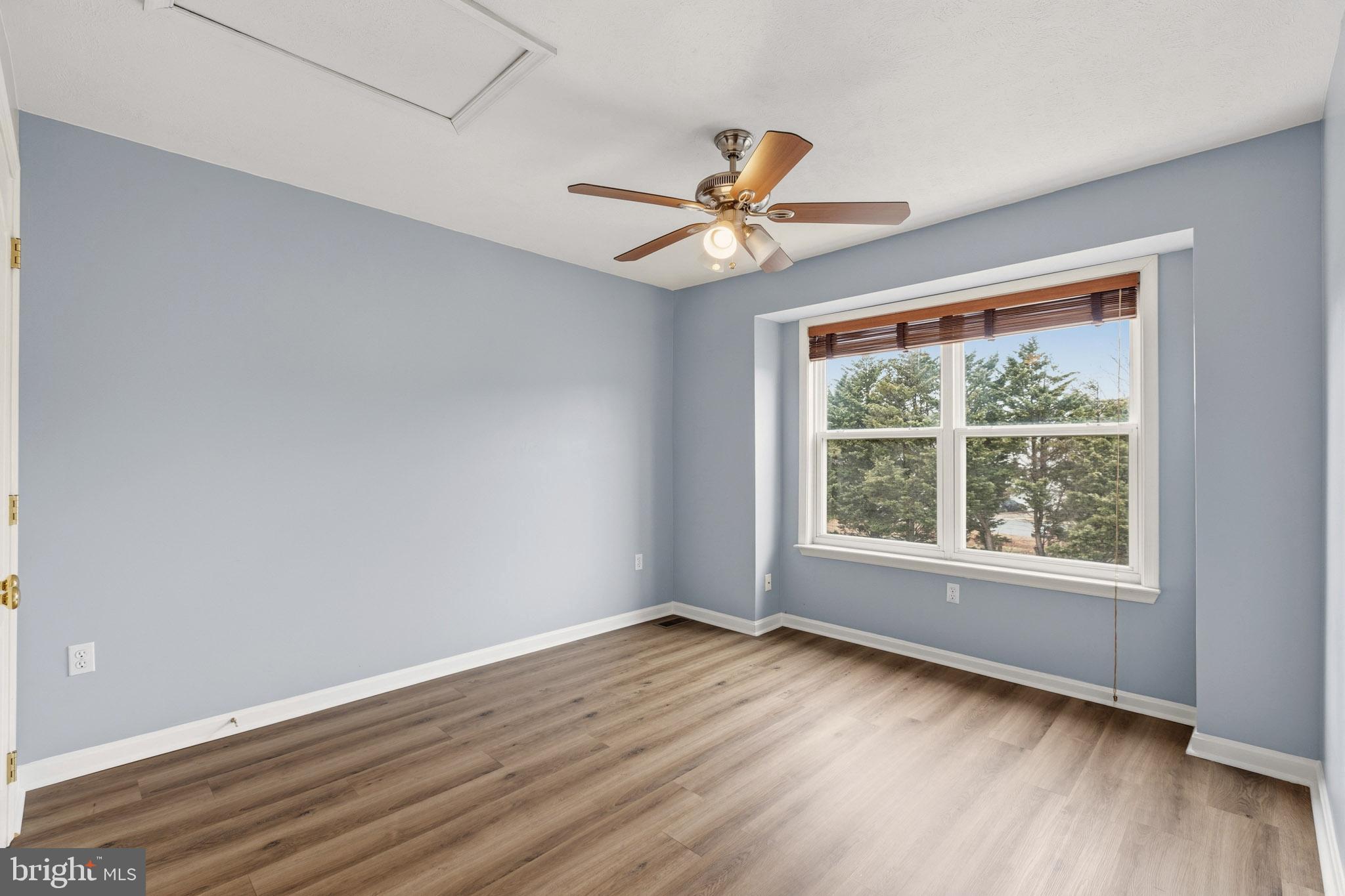 VILLAS ON WATERS EDGE - Residential