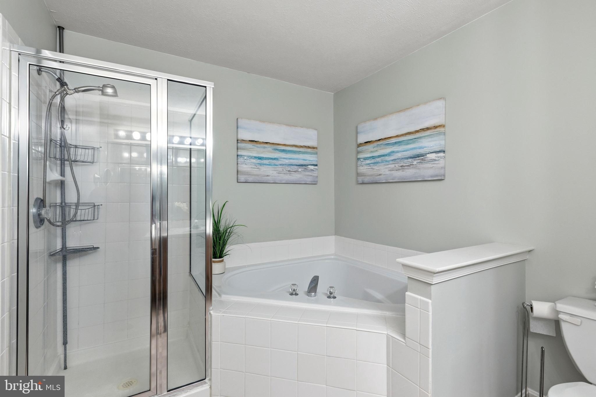 VILLAS ON WATERS EDGE - Residential