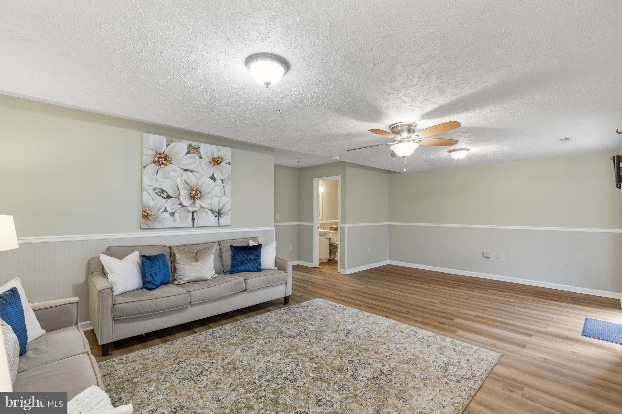 VILLAS ON WATERS EDGE - Residential