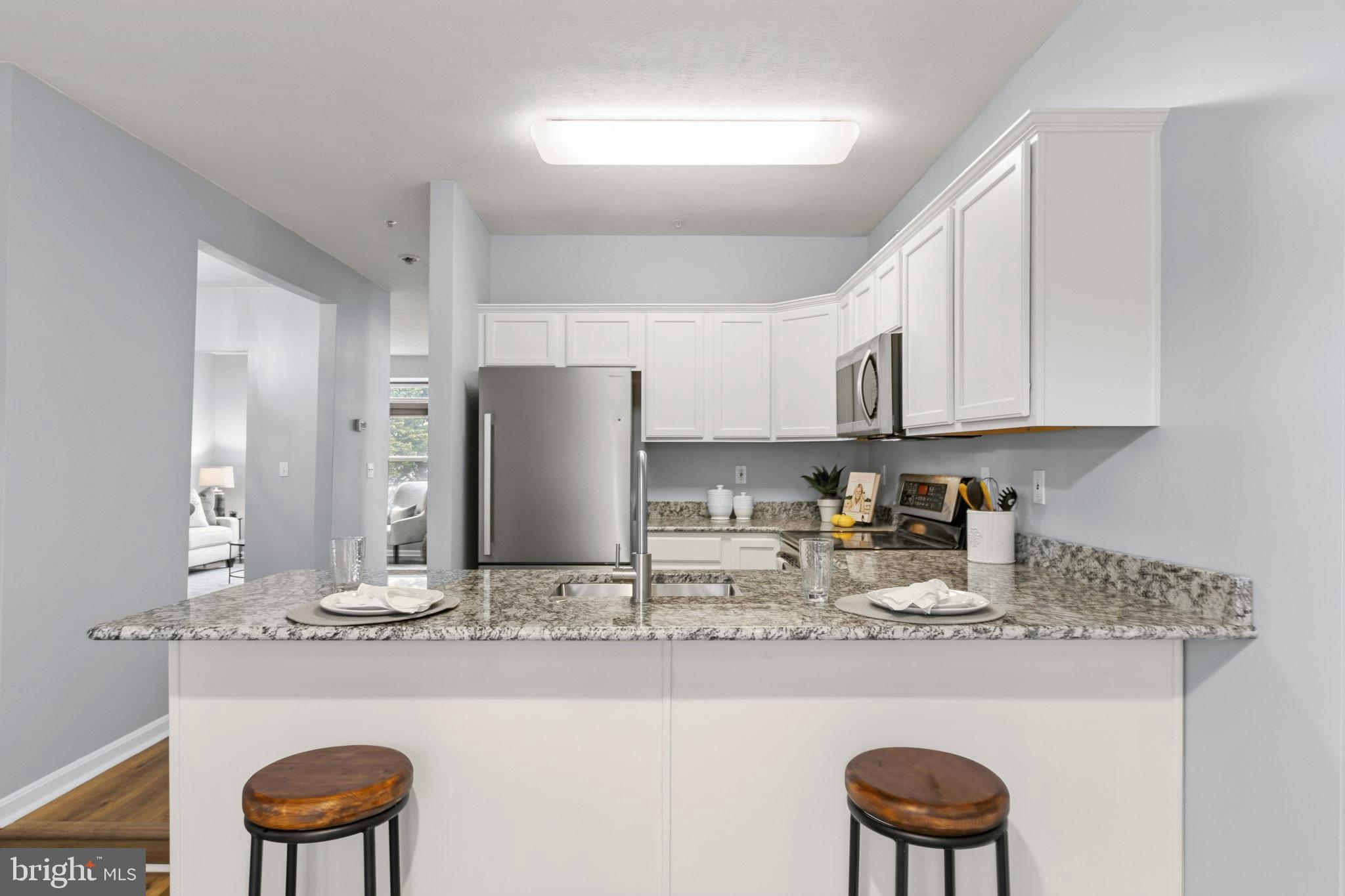 VILLAS ON WATERS EDGE - Residential