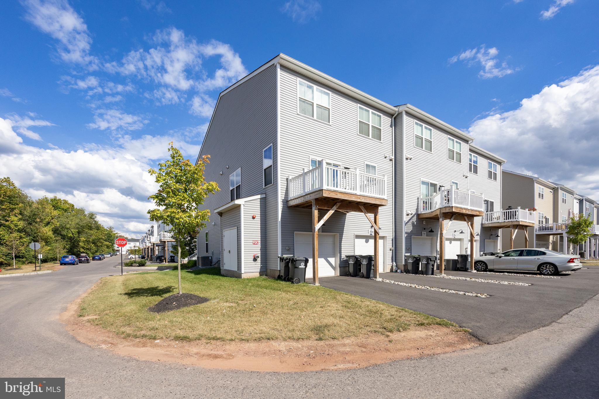 STEELPOINTE - Residential