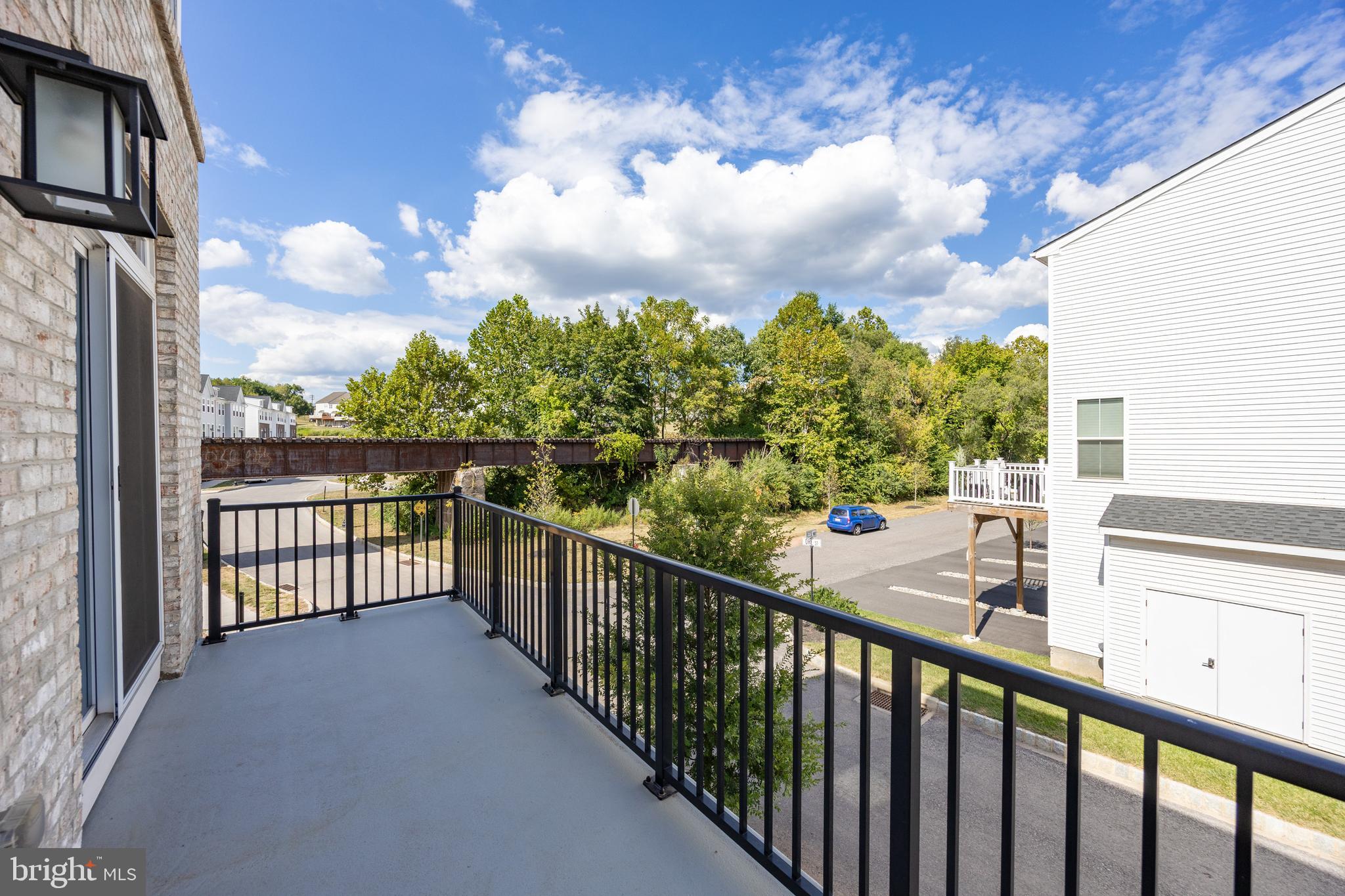 STEELPOINTE - Residential