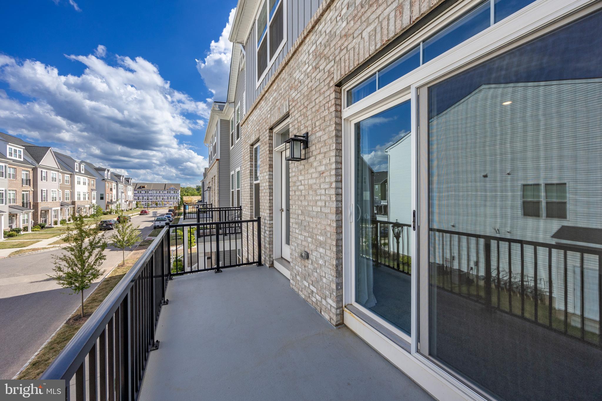 STEELPOINTE - Residential