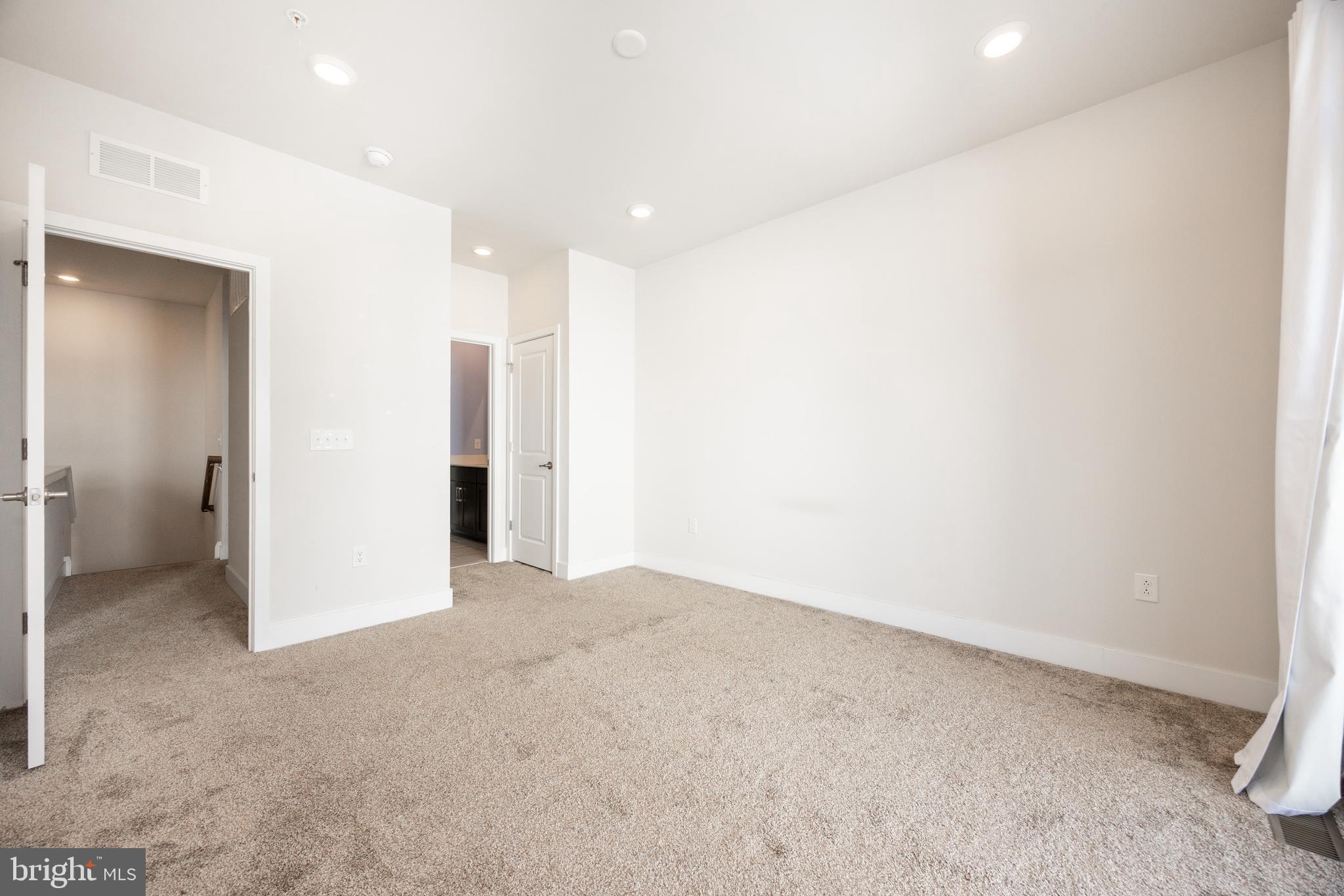 STEELPOINTE - Residential