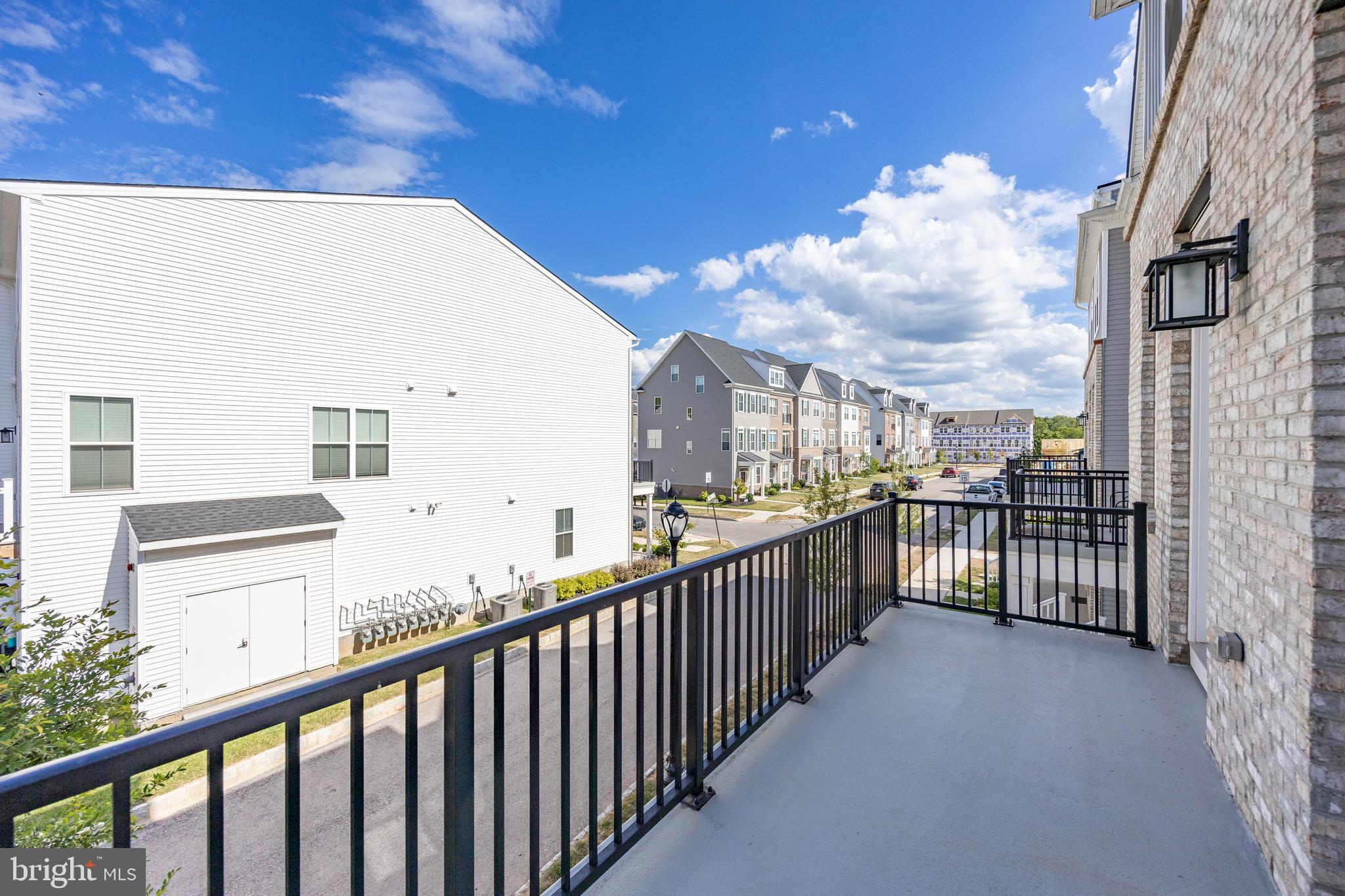 STEELPOINTE - Residential