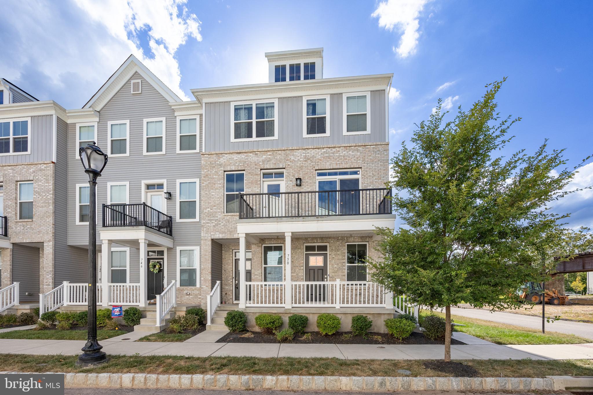 STEELPOINTE - Residential