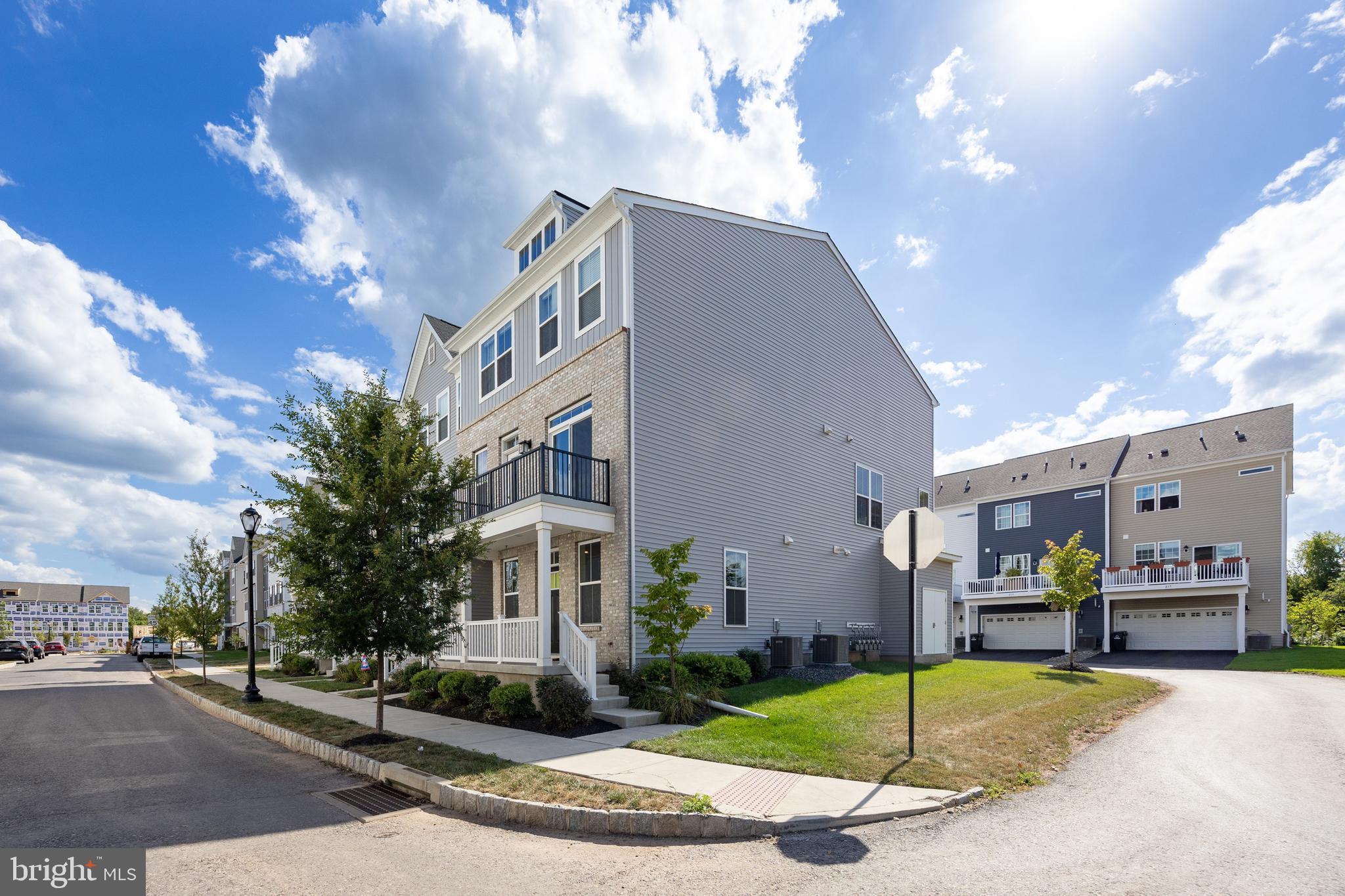 STEELPOINTE - Residential