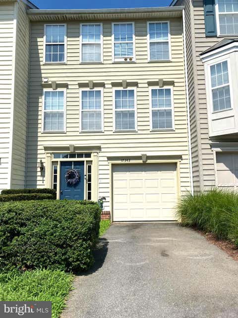Townhouse For Sale - 17343 Leaside Terrace<br/> ROUND HILL, VA 20141