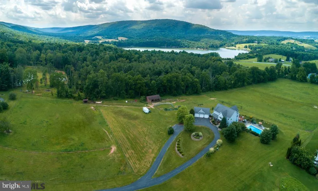 124 Old Evergreen Drive, Centre Hall, PA 16828