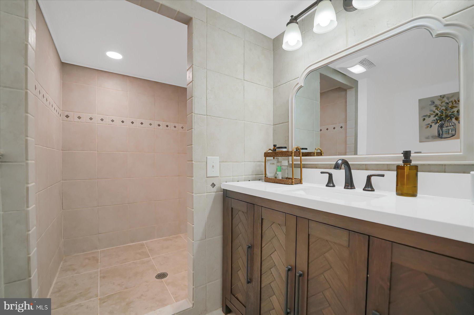 LEMONT - Residential