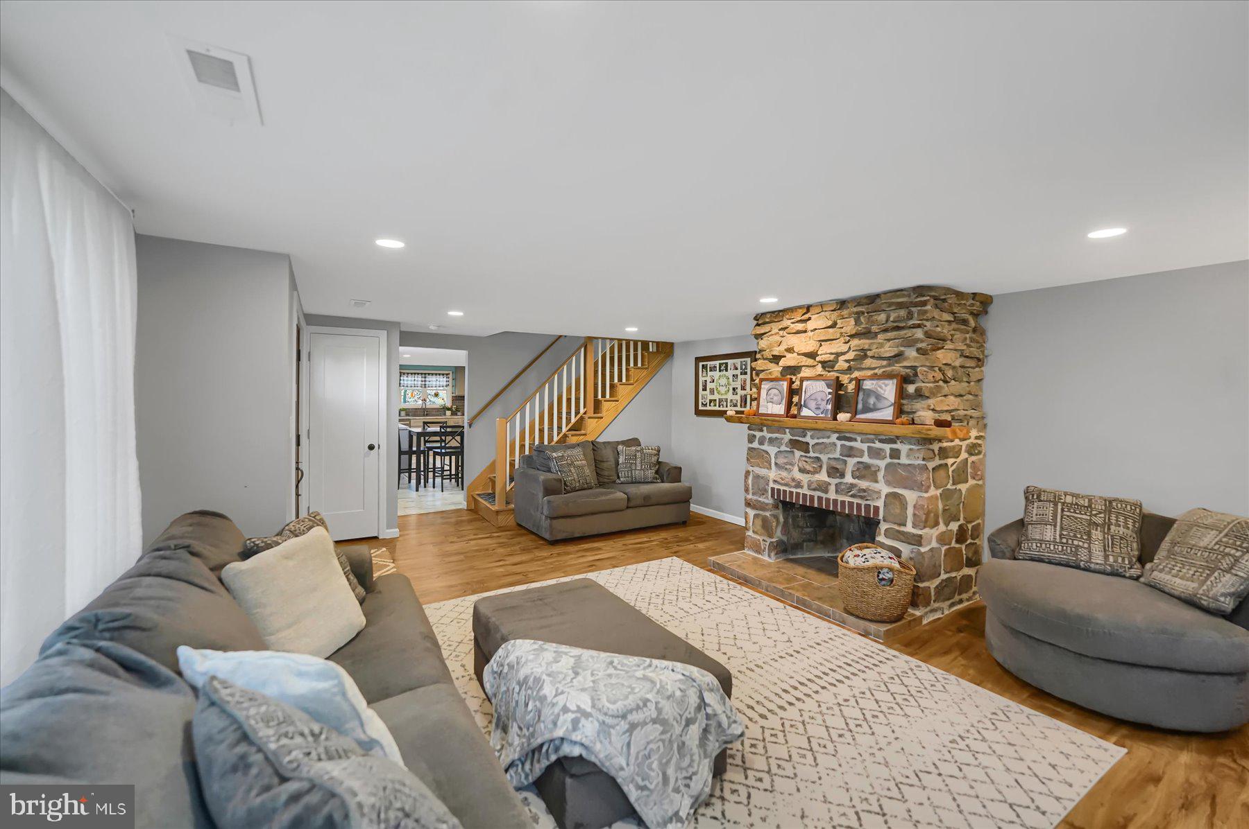 LEMONT - Residential