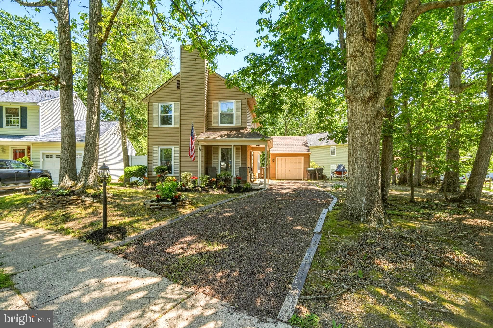 11 WINDINGBROOK COURT