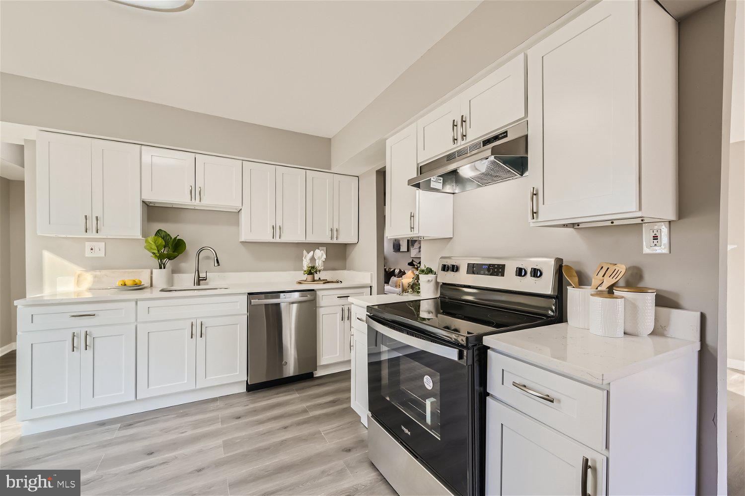 BRITTANY QUARTERS - Residential