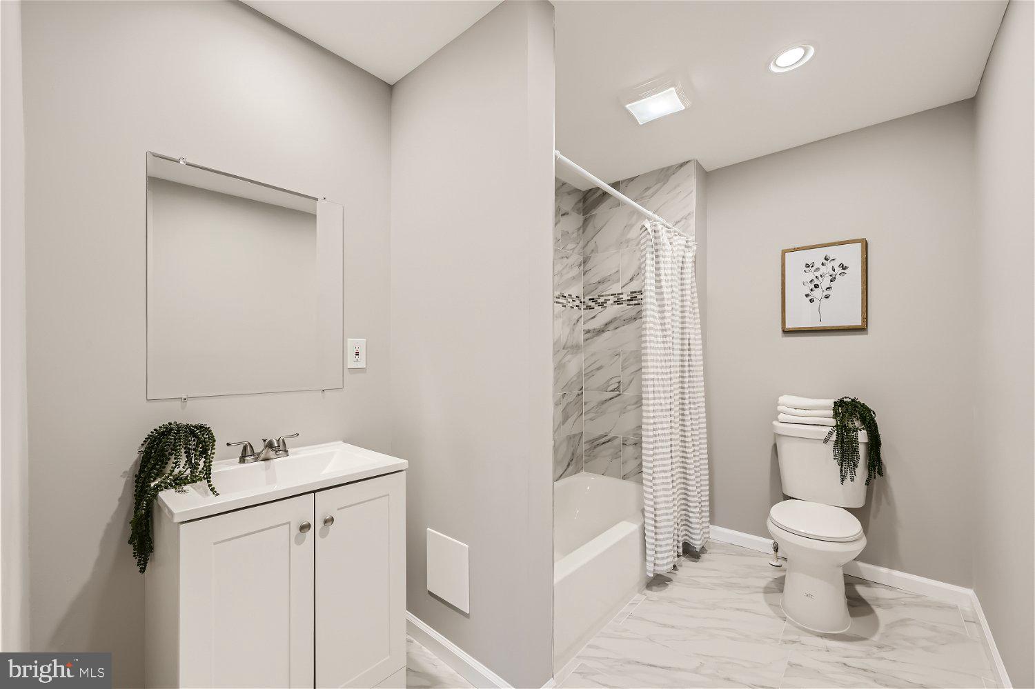 BRITTANY QUARTERS - Residential