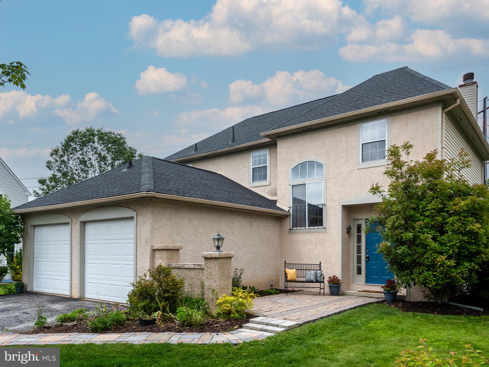 VICTORIA CROSSING - Residential
