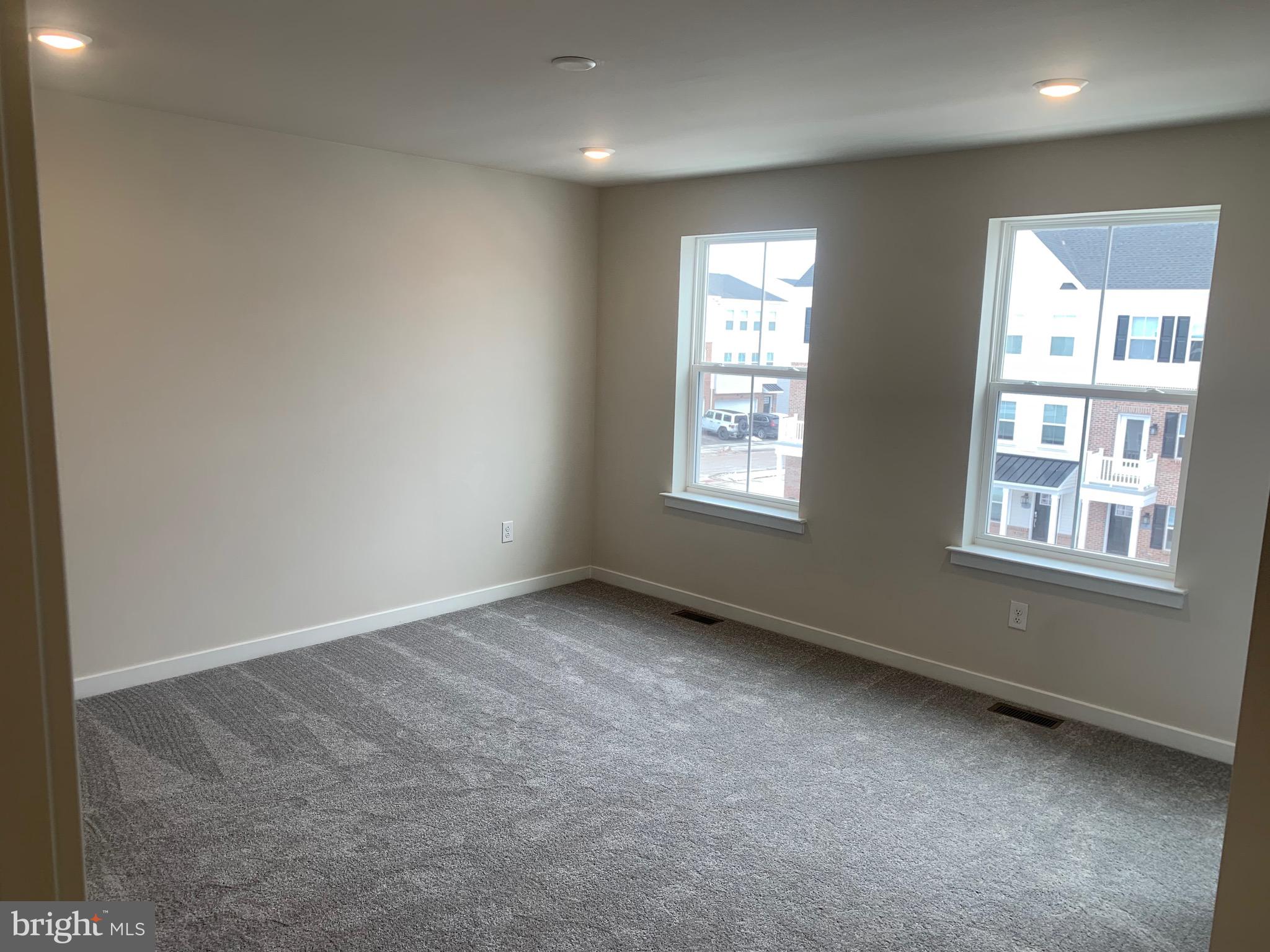 RIVER PIONTE - Residential Lease