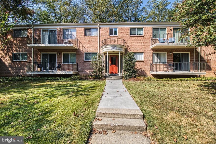 Delightful bright 2 bedroom, 1 bath condo in a fantastically convenient North Bethesda location on a beautiful tree lined street.  Comfortable and well positioned, there's enough space in the unit for furniture, dining and a work station  within the living area.  There are two good sized bedrooms and a very lovely  black and white bathroom.   Amenities include a swimming pool, tennis court, club house and picnic area.  The apartment conveniently located for easy access to Grosvenor Metro, bus transit , Montgomery Mall, Pike and Rose shops and much more.  Come see today!