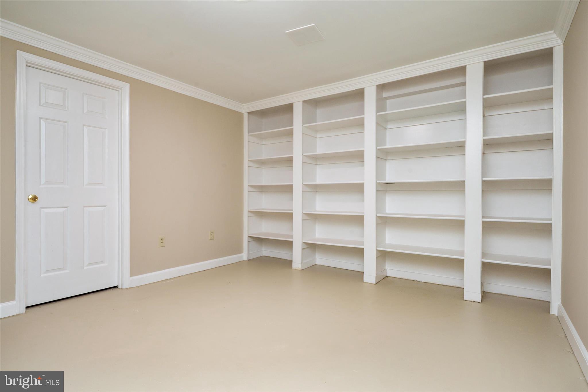 HUNT MEADOW - Residential